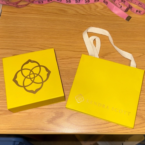 Kendra Scott Four Jewelry Bags, One Box, and One Bag - Picture 3 of 5